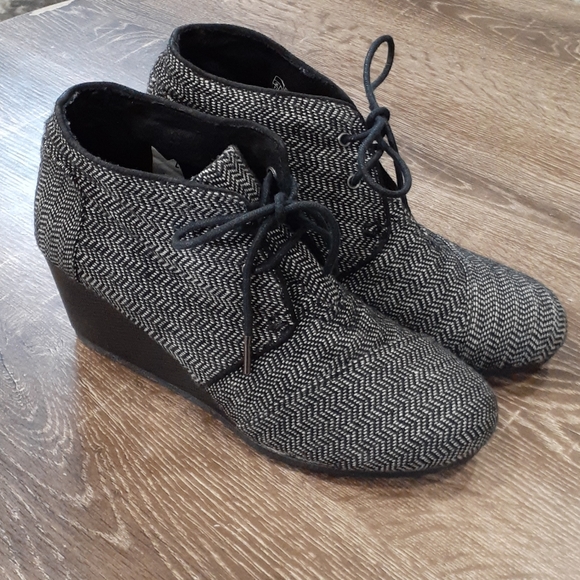 toms herringbone wedge bootie